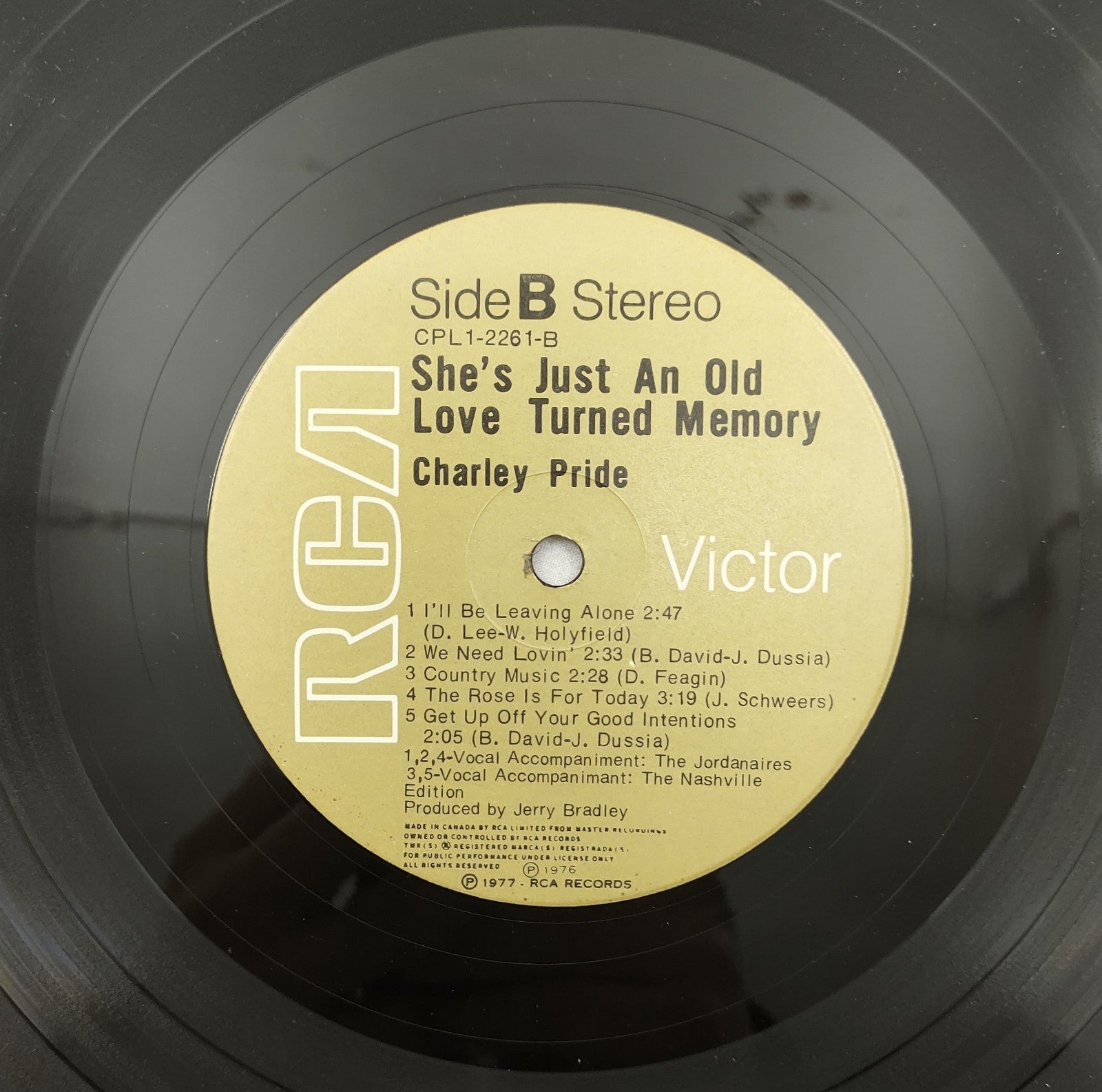 Charley Pride – She’s Just an Old Love Turned Memory LP RCA Canada
