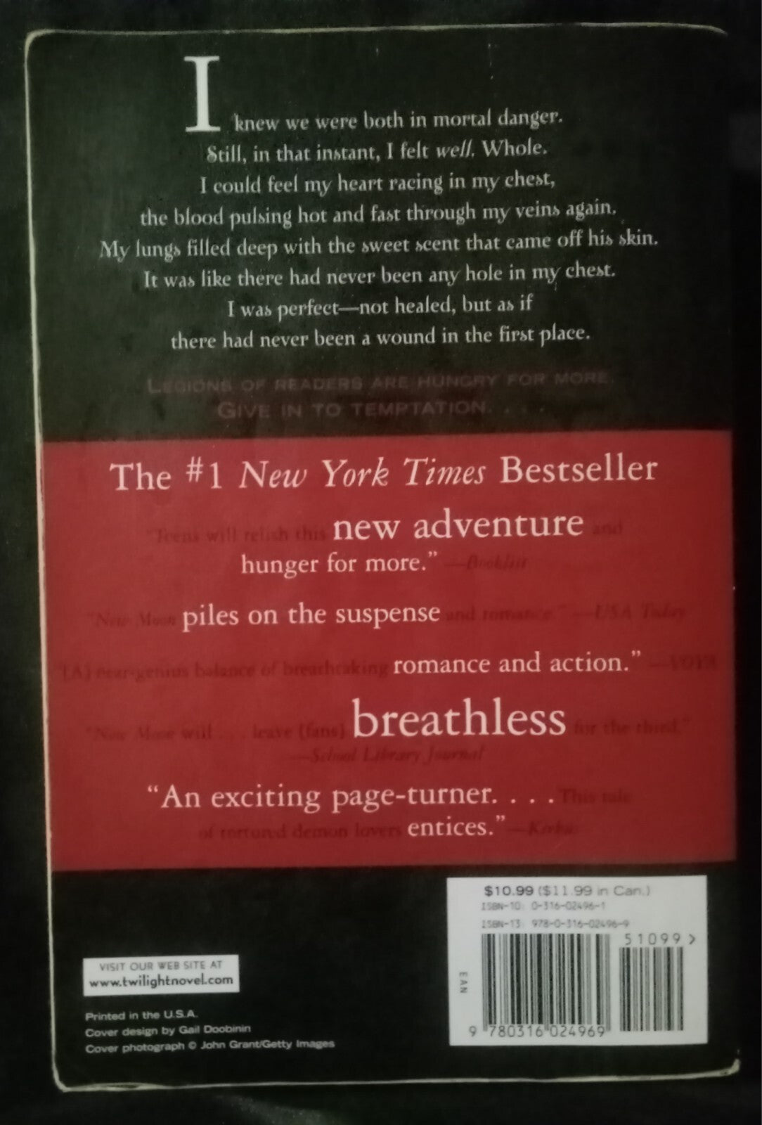 New Moon by Stephenie Meyer – 2008 Trade PB YA Romance Novel VG+