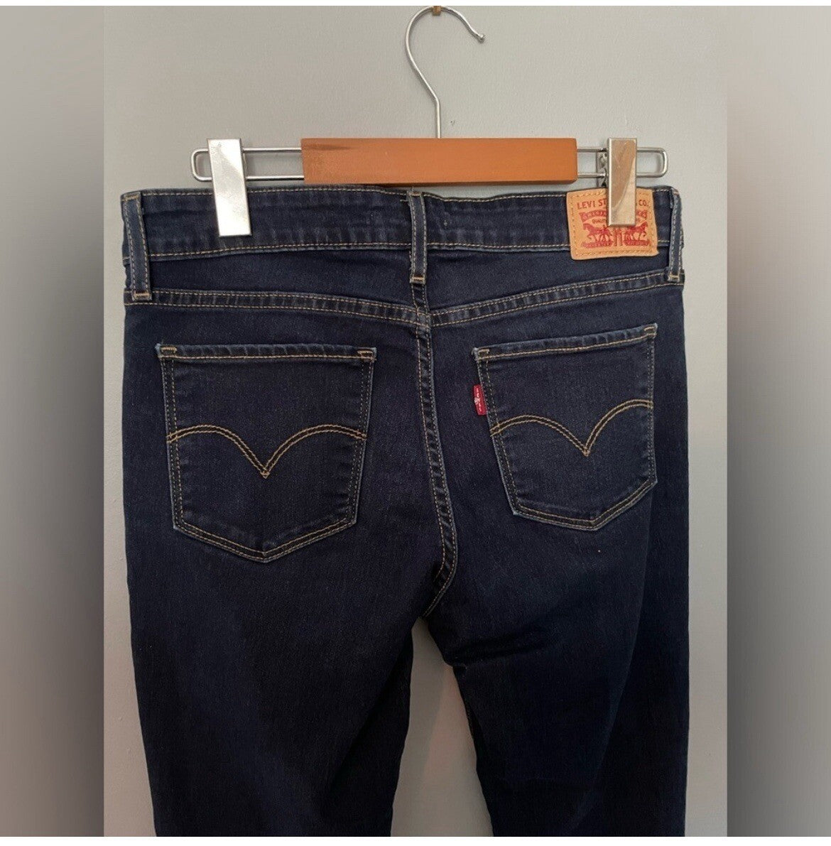 Levi's 711 Skinny Jeans Women's Size 28 Denim Pants Dark Wash Casual