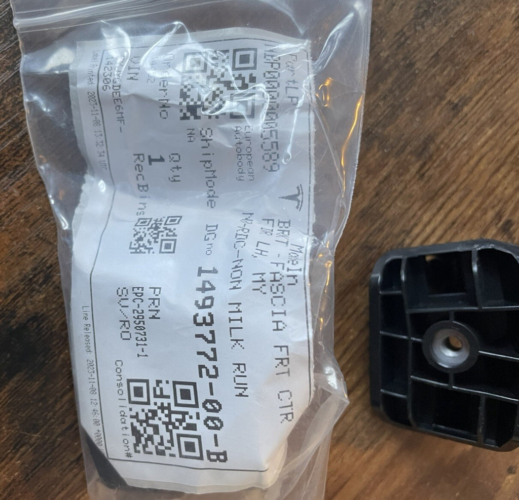 Tesla Model Y Fender Bracket Right Passenger Side OEM – Part #1493773‑00‑B