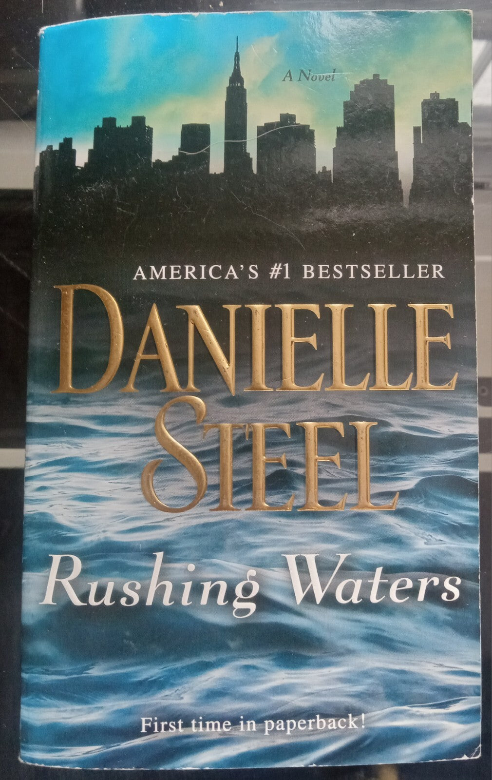 Rushing Waters by Danielle Steel PB Drama Disaster Romance Novel