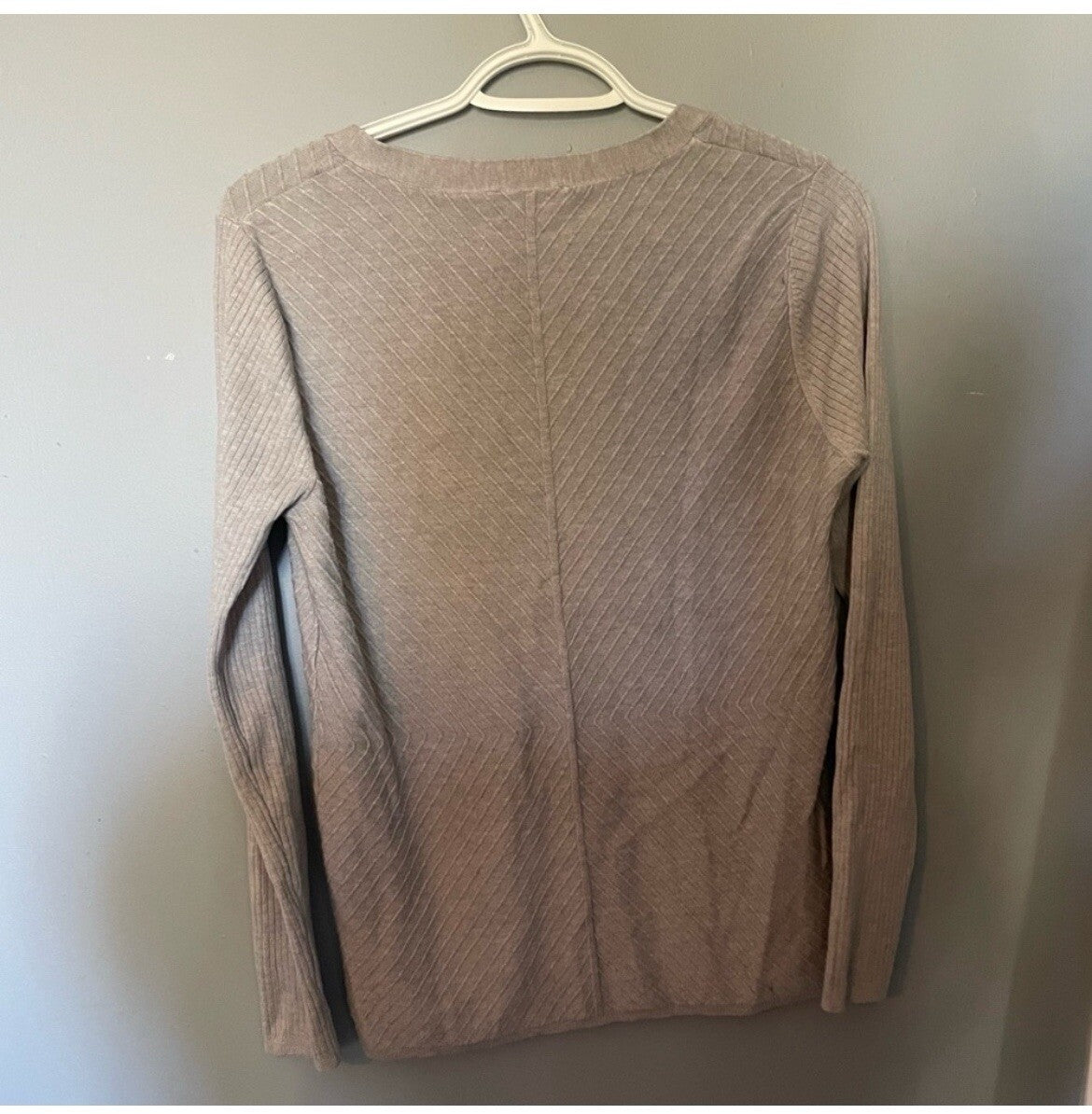 Vila Milano Gray V-Neck Sweater Women's Size Medium Knit Top Casual