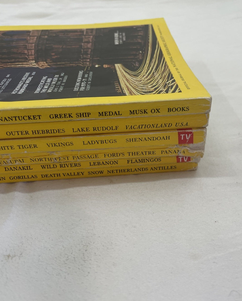 Nat Geo Mags Jan–Jun 1970 + Slipcvr Vtg Decor Lot History Nature RARE