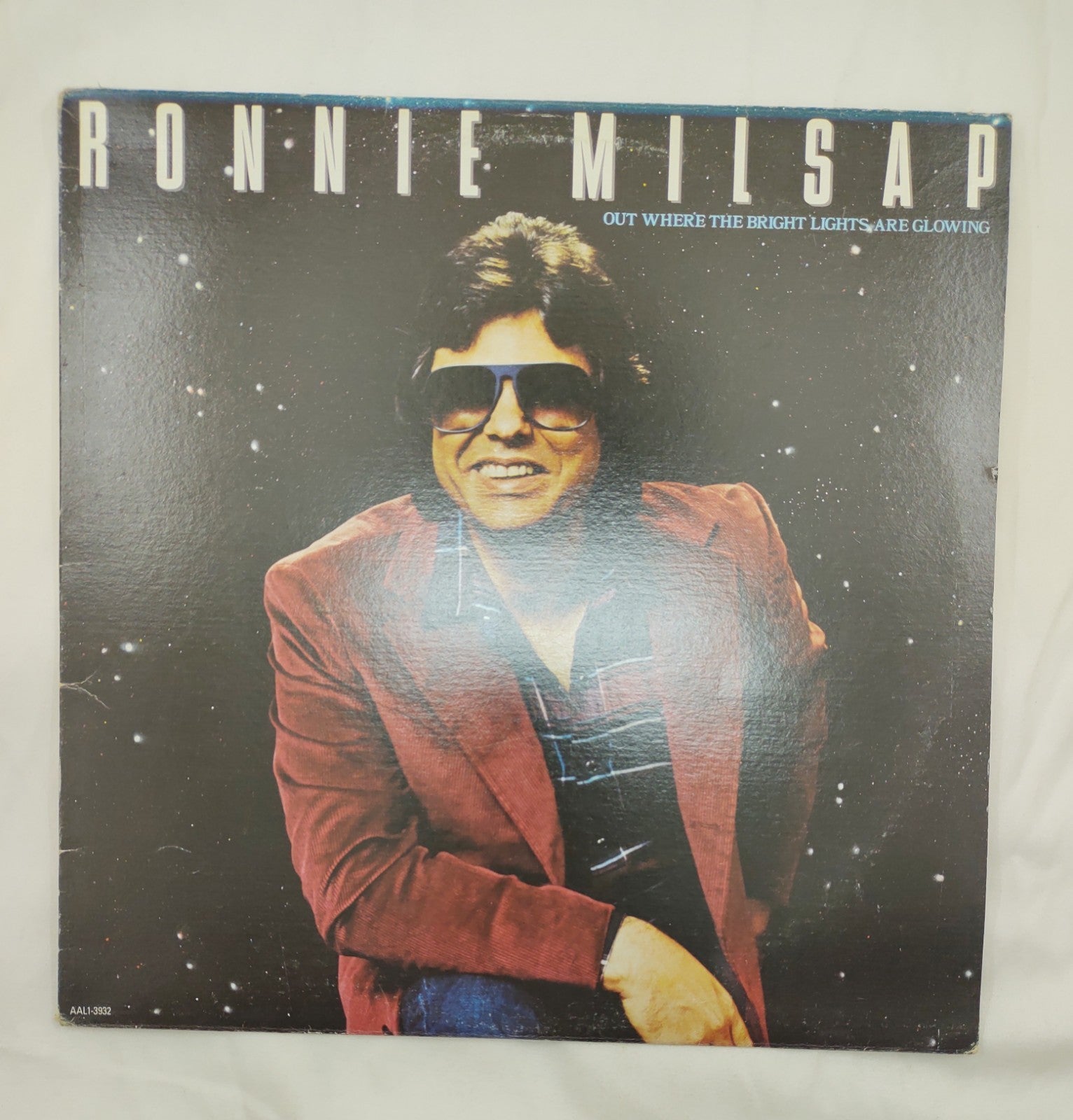Ronnie Milsap – Out Where the Bright Lights Are Glowing LP AAL1-3932 VG