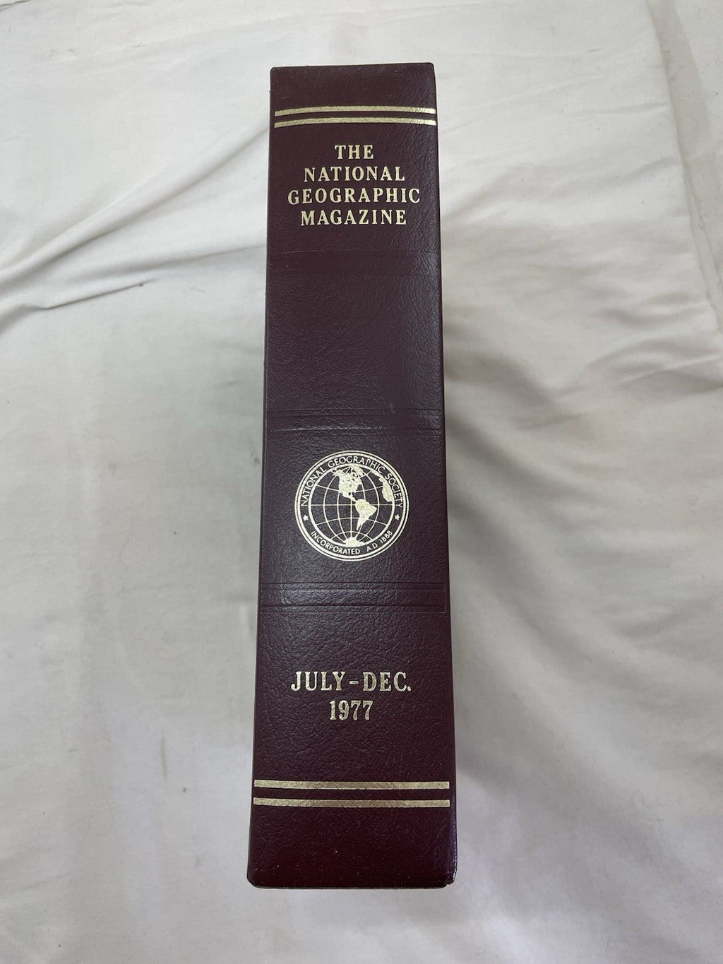 Nat Geo Jul–Dec 1977 Slipcover Set | Illustrated, Wildlife, Discovery