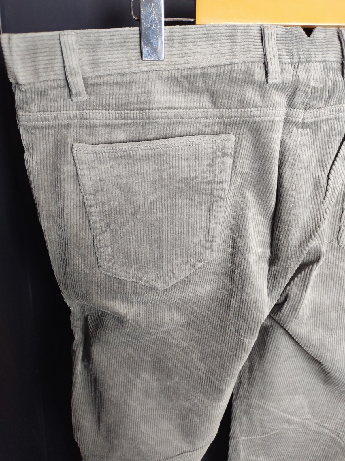 Snover Men’s Grey Corduroy Chino Pants Straight Leg Stretch Fit NWT