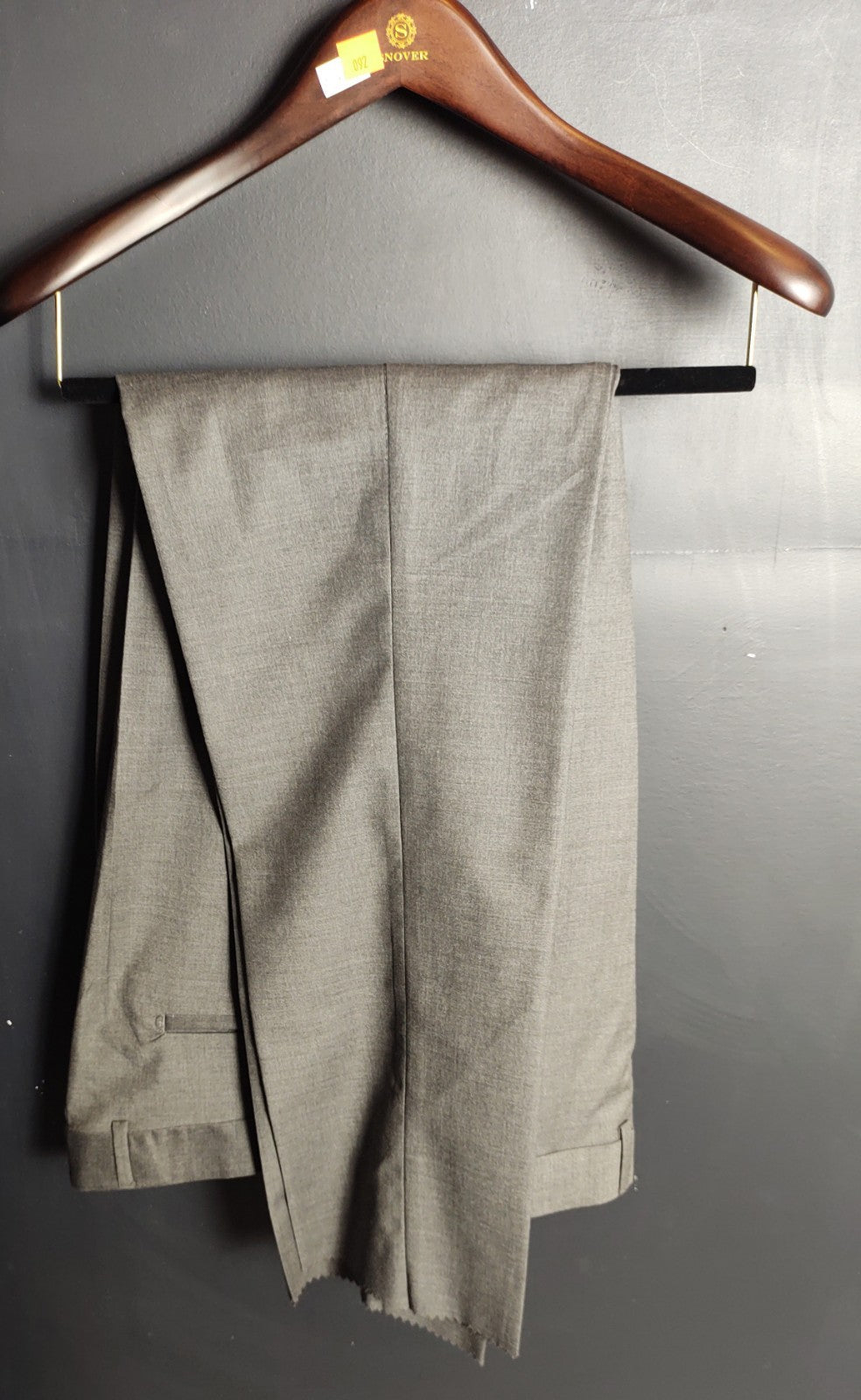 Snover Men's Grey 2-Piece Suit 46R/40W Modern Tailored NWT