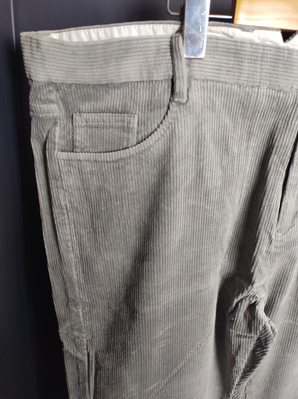 Snover Men’s Grey Corduroy Chino Pants Straight Leg Stretch Fit NWT