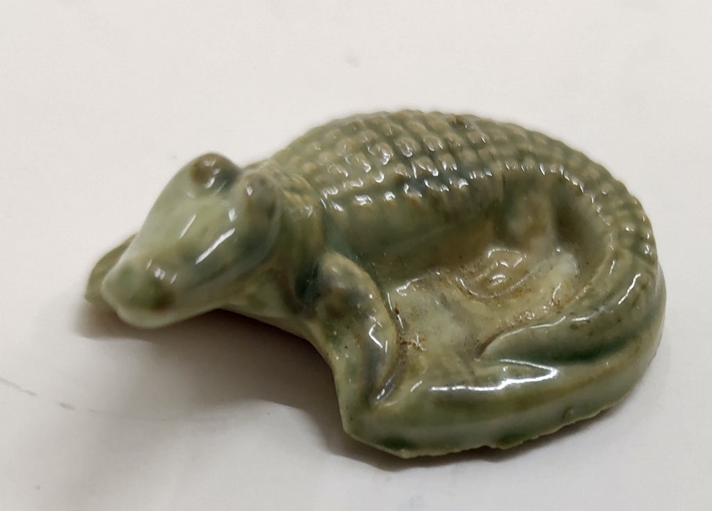 Wade Whimsies Series 1 Alligator Canadian Red Rose Tea Mini Figurine 1967-73