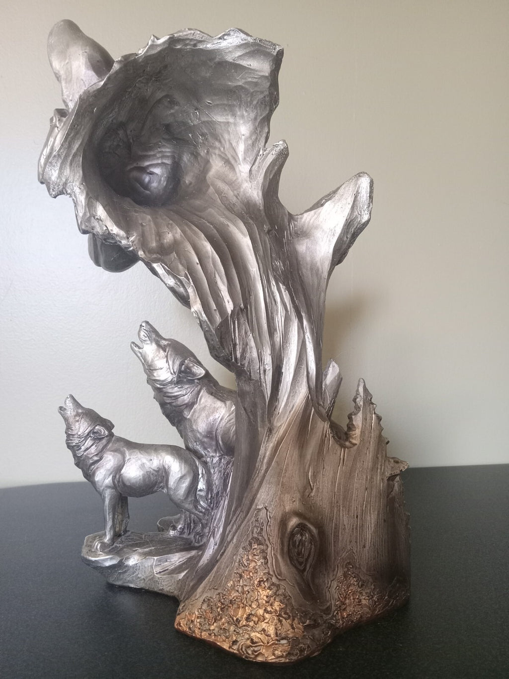 Silver/Pewter Tone Wolf Figurine – 15" High Resin Howling Wolves Statue