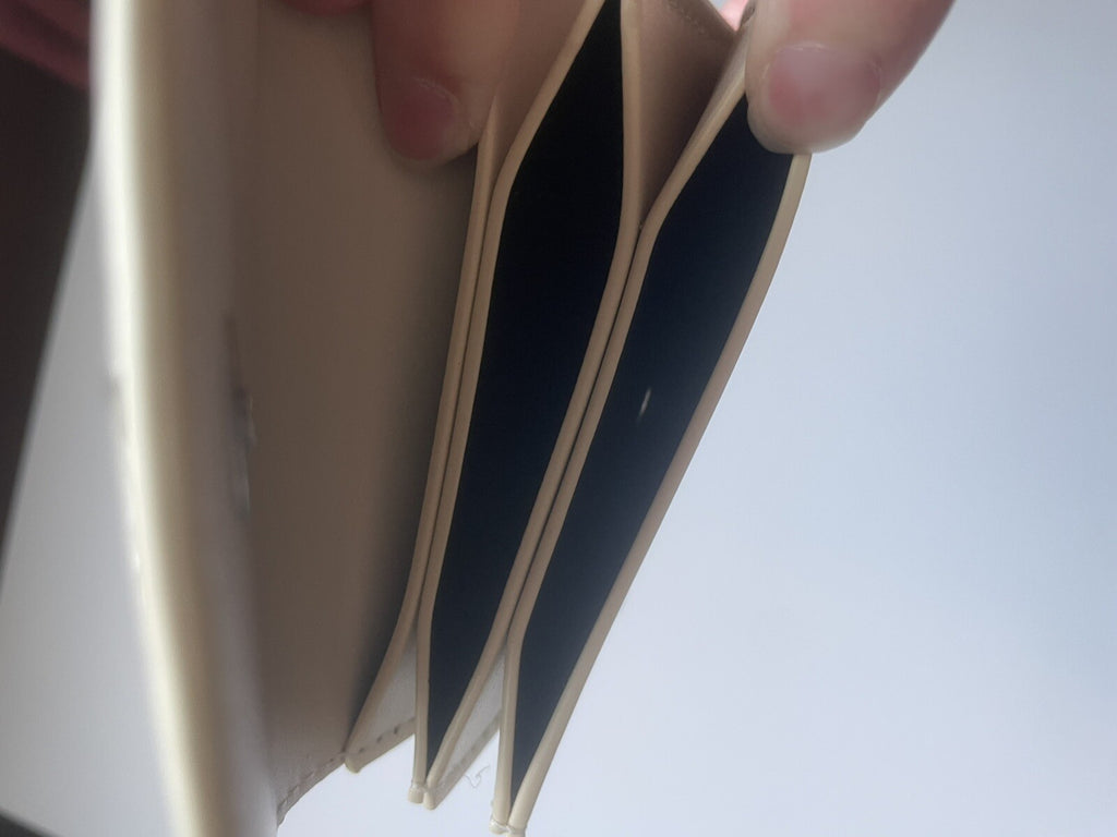 Small Cream Beige Wallet & Coin Purse – Compact Zip Closure Travel Accessory