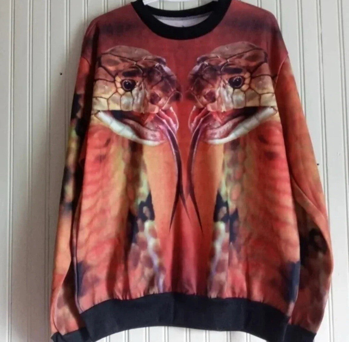 Men’s Snake Print Pullover Sweatshirt – Casual Streetwear – Comfy & Cool