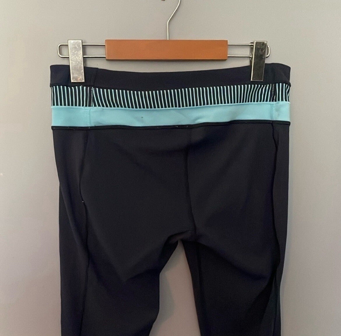 Lululemon Blue Leggings Zipper Detail Women's Size 6 Yoga Fitness Pants