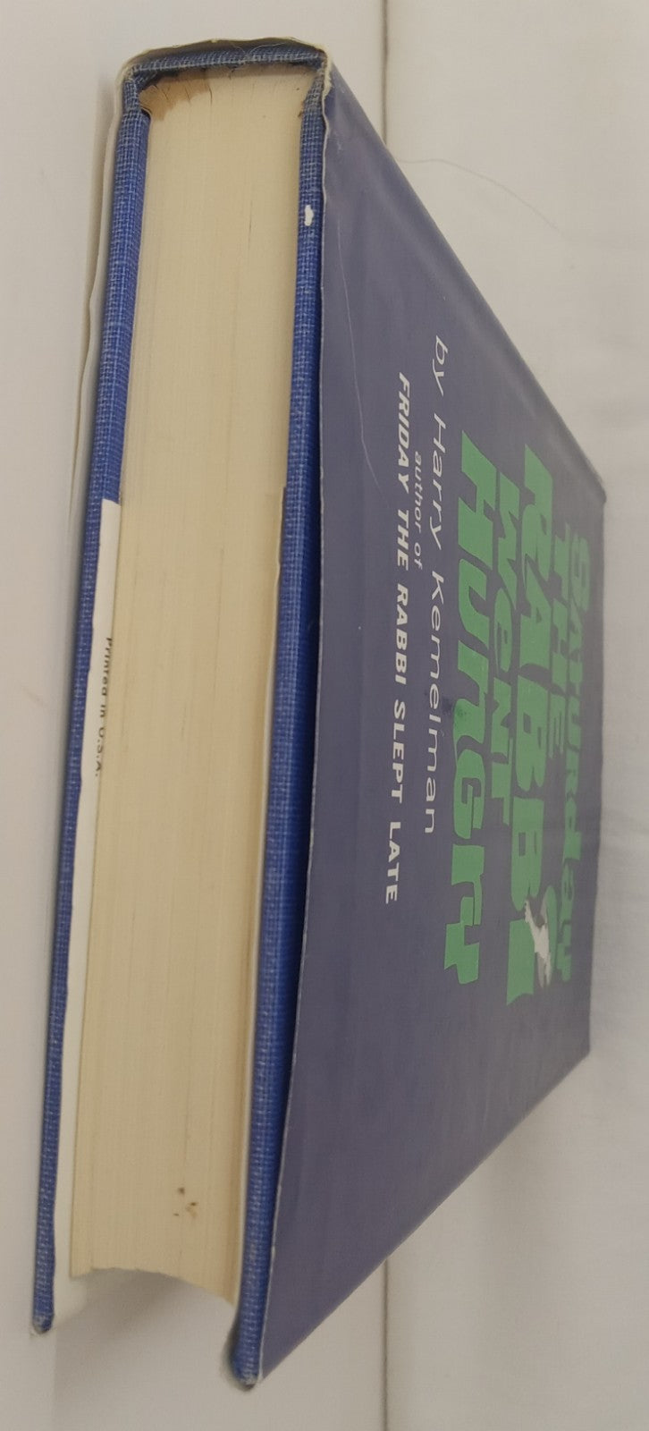 Saturday the Rabbi Went Hungry – VG+ Vintage Mystery Hardcover Book