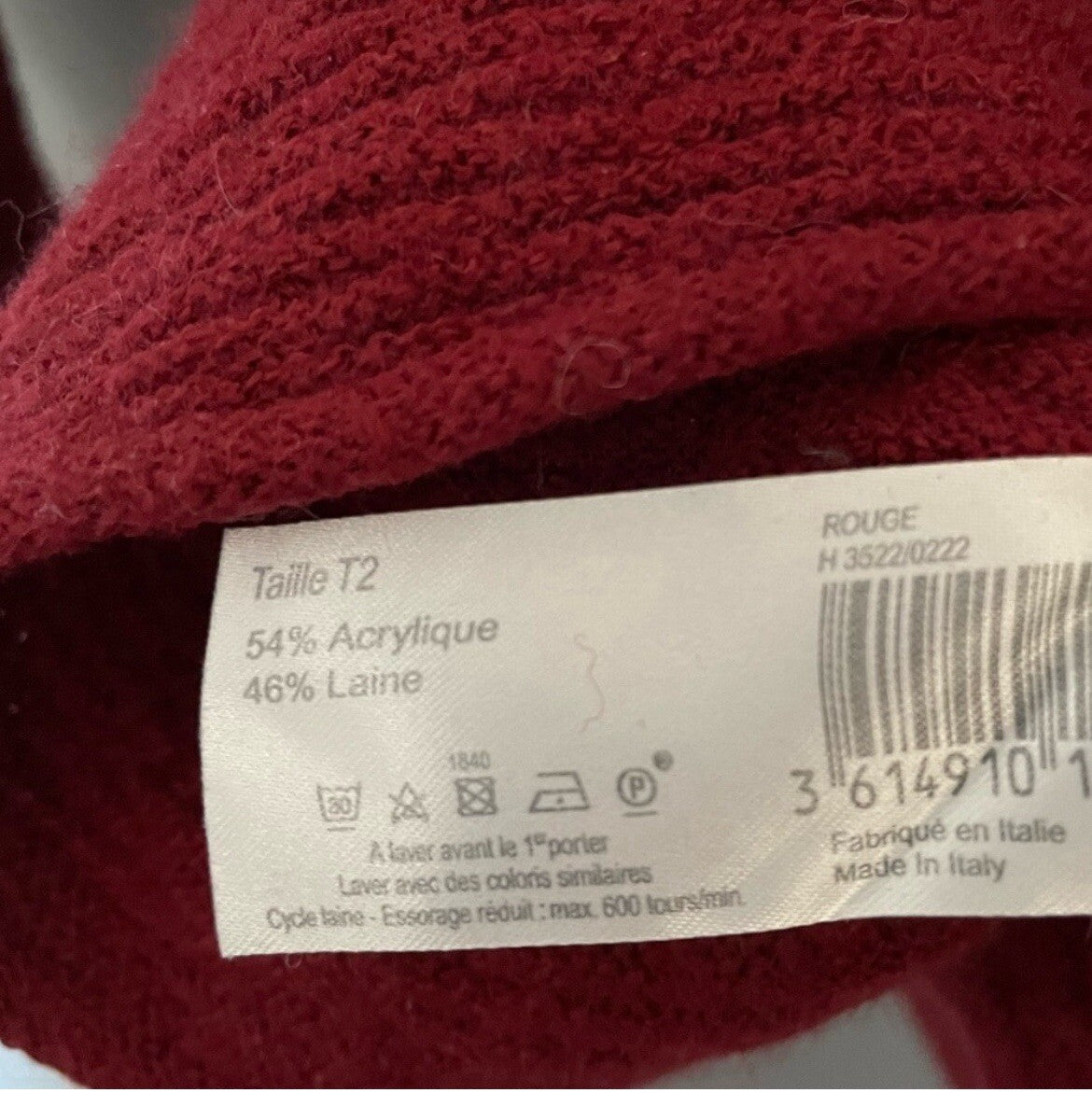 Monoprix Femme Red Turtleneck Sweater Slim Fit Knit Chic Classic Warm