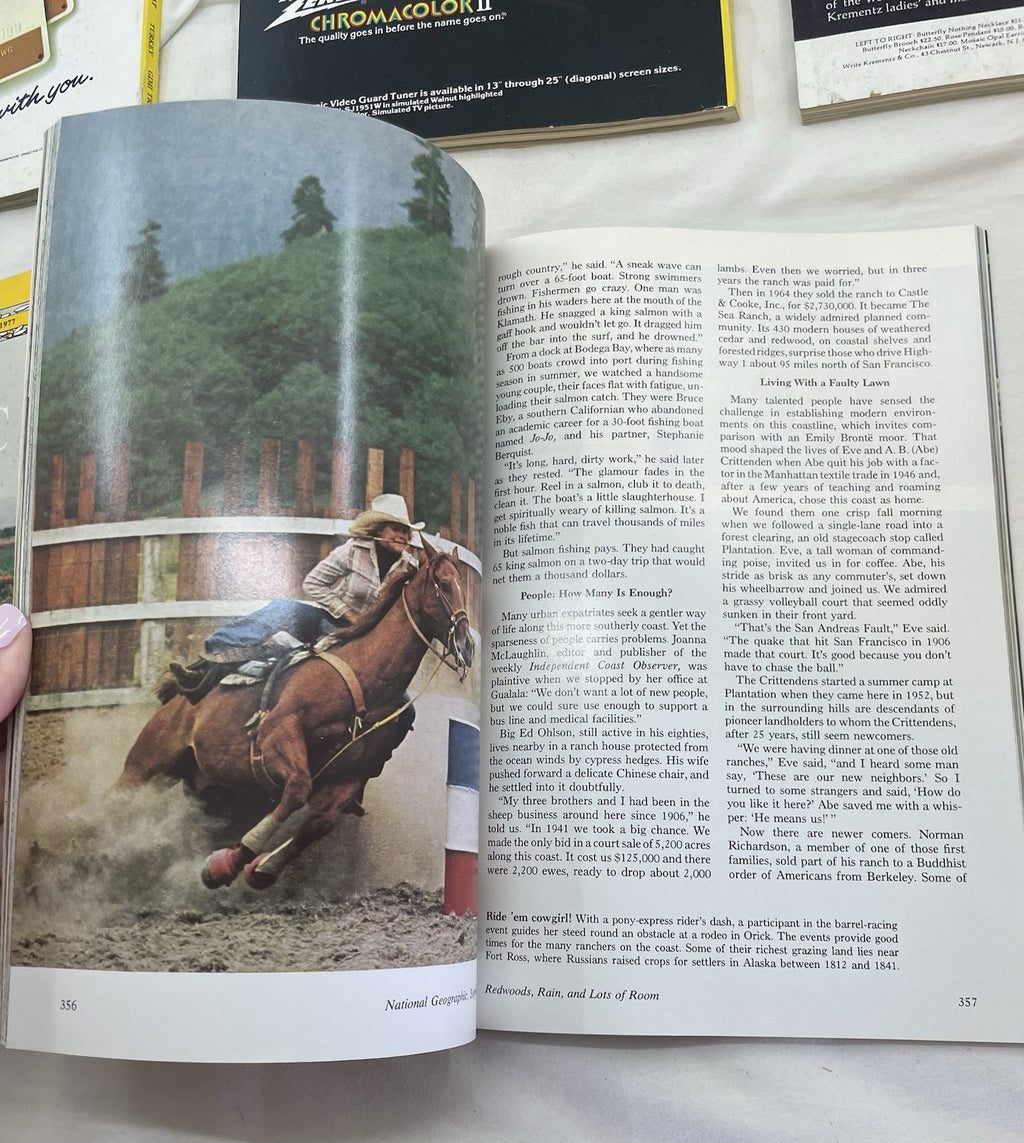 Nat Geo Jul–Dec 1977 Slipcover Set | Illustrated, Wildlife, Discovery