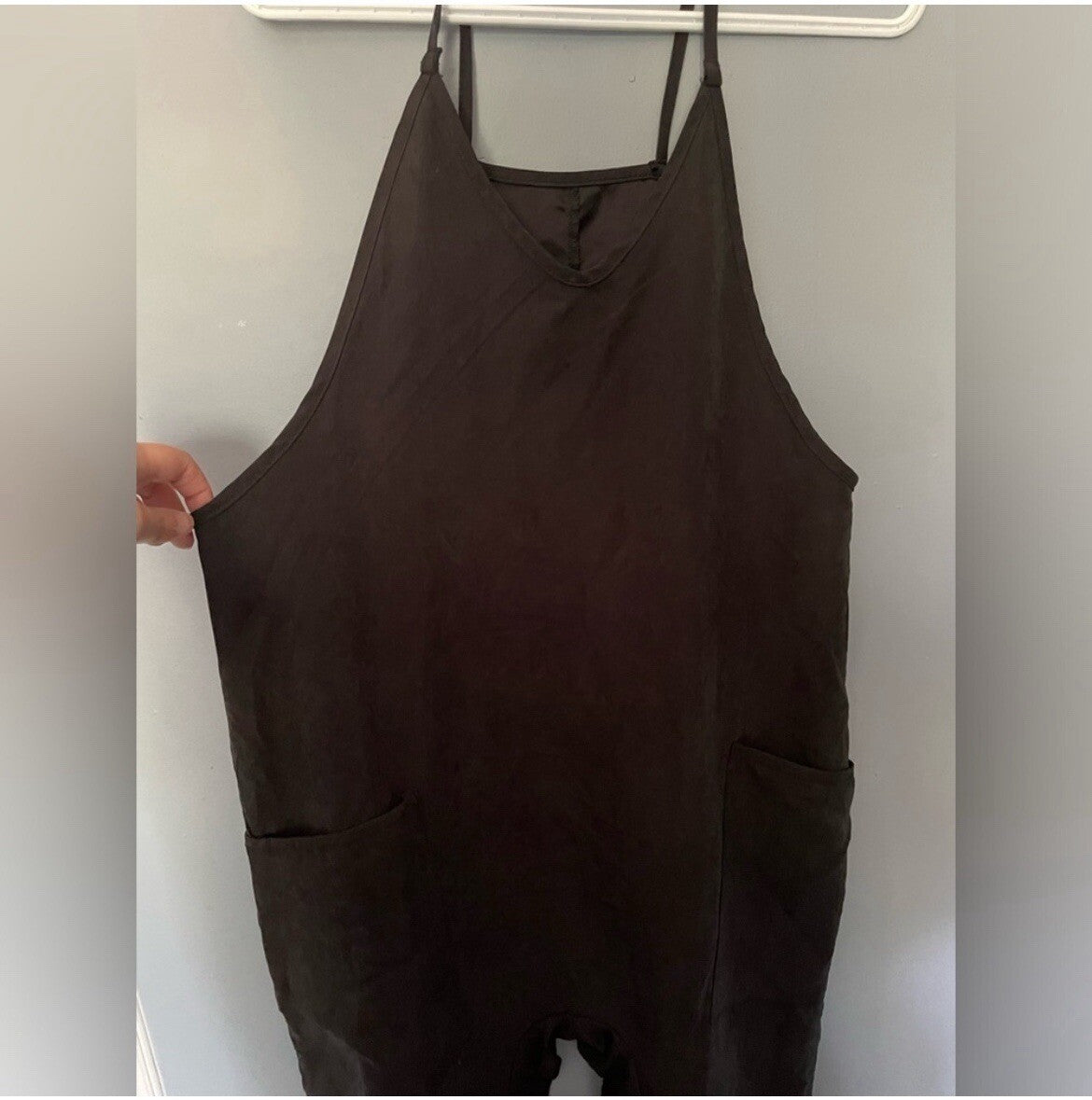 Women’s Suede-Like Black Jumpsuit Size Medium – Fashionable One-Piece VG