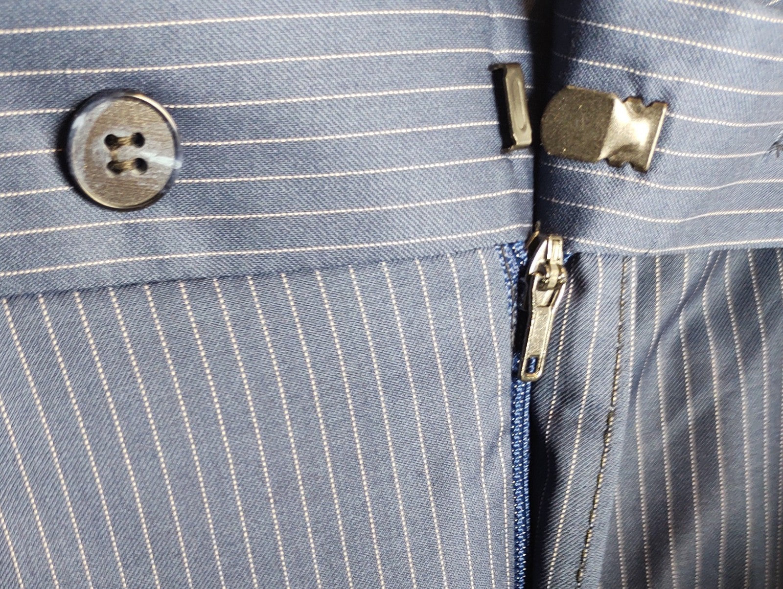 Snover Blue Pinstripe Suit Men's 38 Jacket/34W Pants 2-Pc Sharp Fit