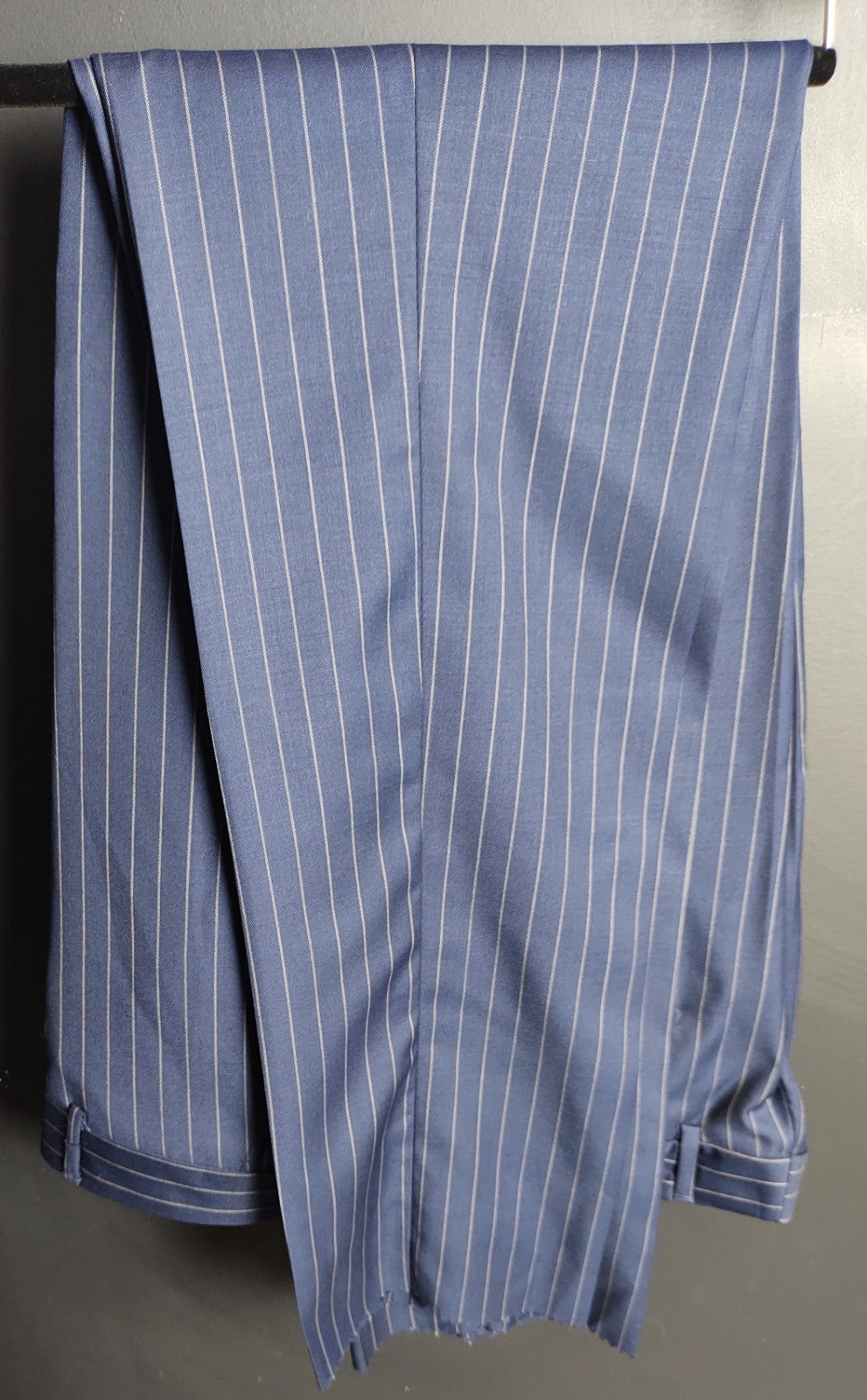 Snover Blue Pinstripe Suit Men's 46 Jacket/40W Pants 2-Pc Sharp Fit