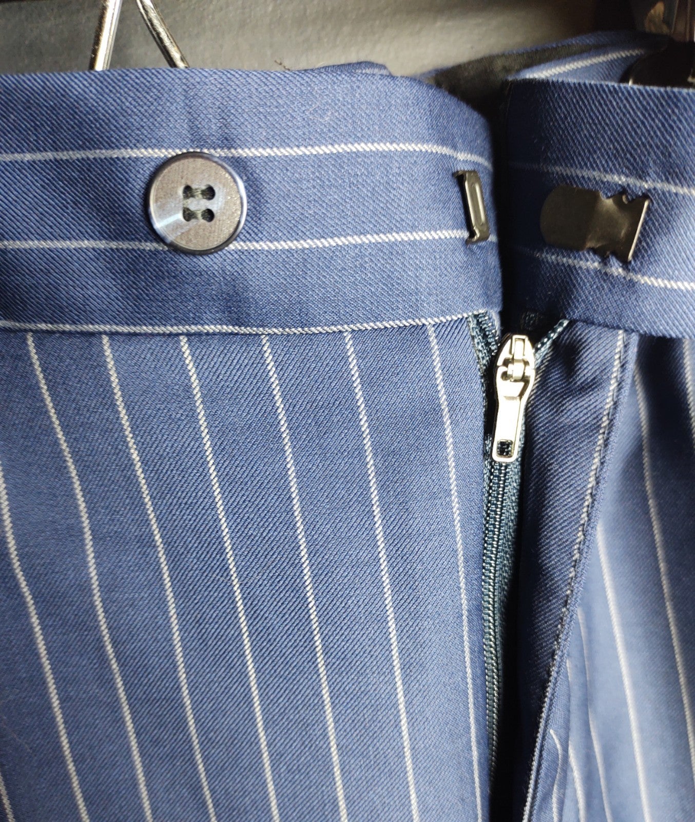 Snover Blue Pinstripe Suit Men's 46 Jacket/40W Pants 2-Pc Sharp Fit