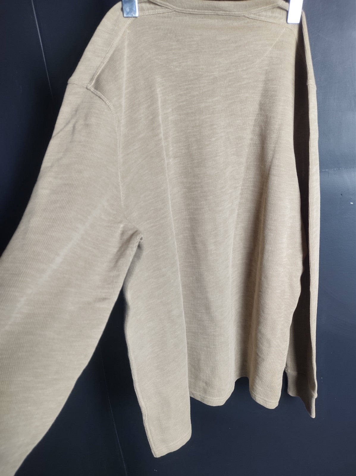 Banana Republic Men’s Beige Long Sleeve Henley Shirt Knit Casual NWT