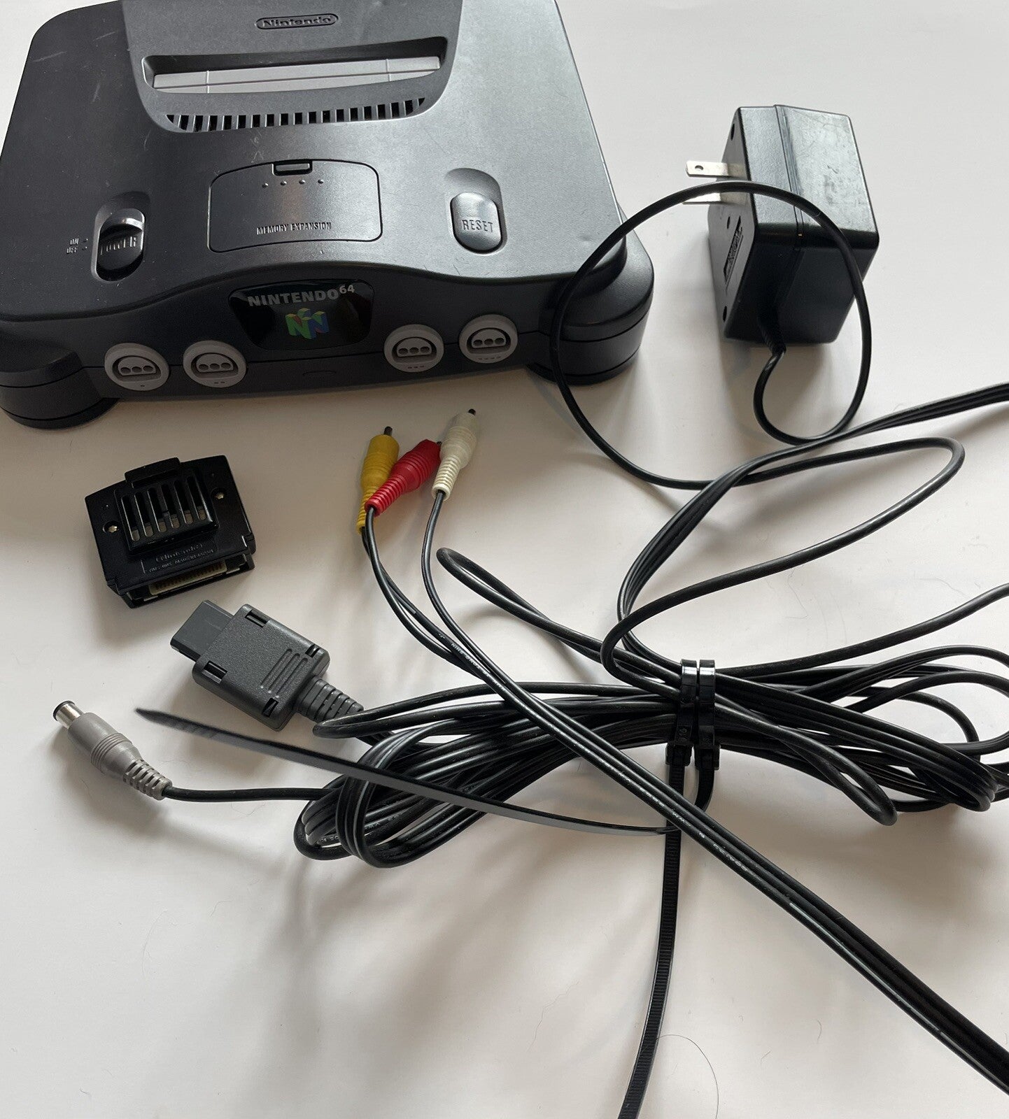 Vintage Nintendo 64 Console Bundle 1996 – Authentic Black Home Gaming System