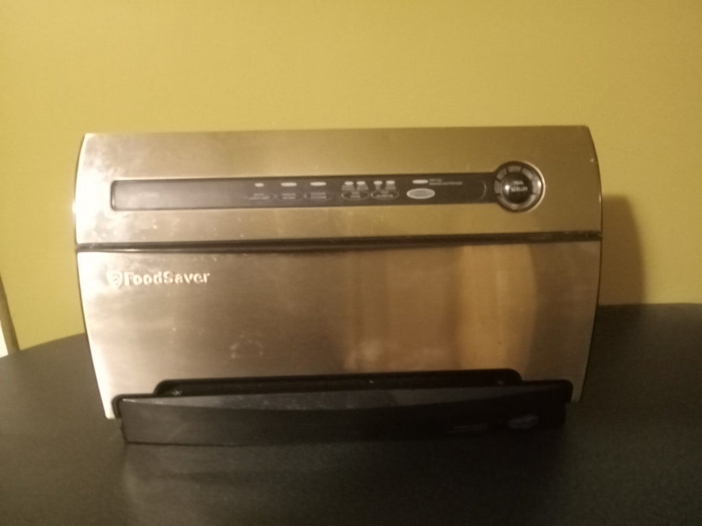 FoodSaver Vacuum Sealer – Ideal for Preserving Food, Kitchen Storage Solution
