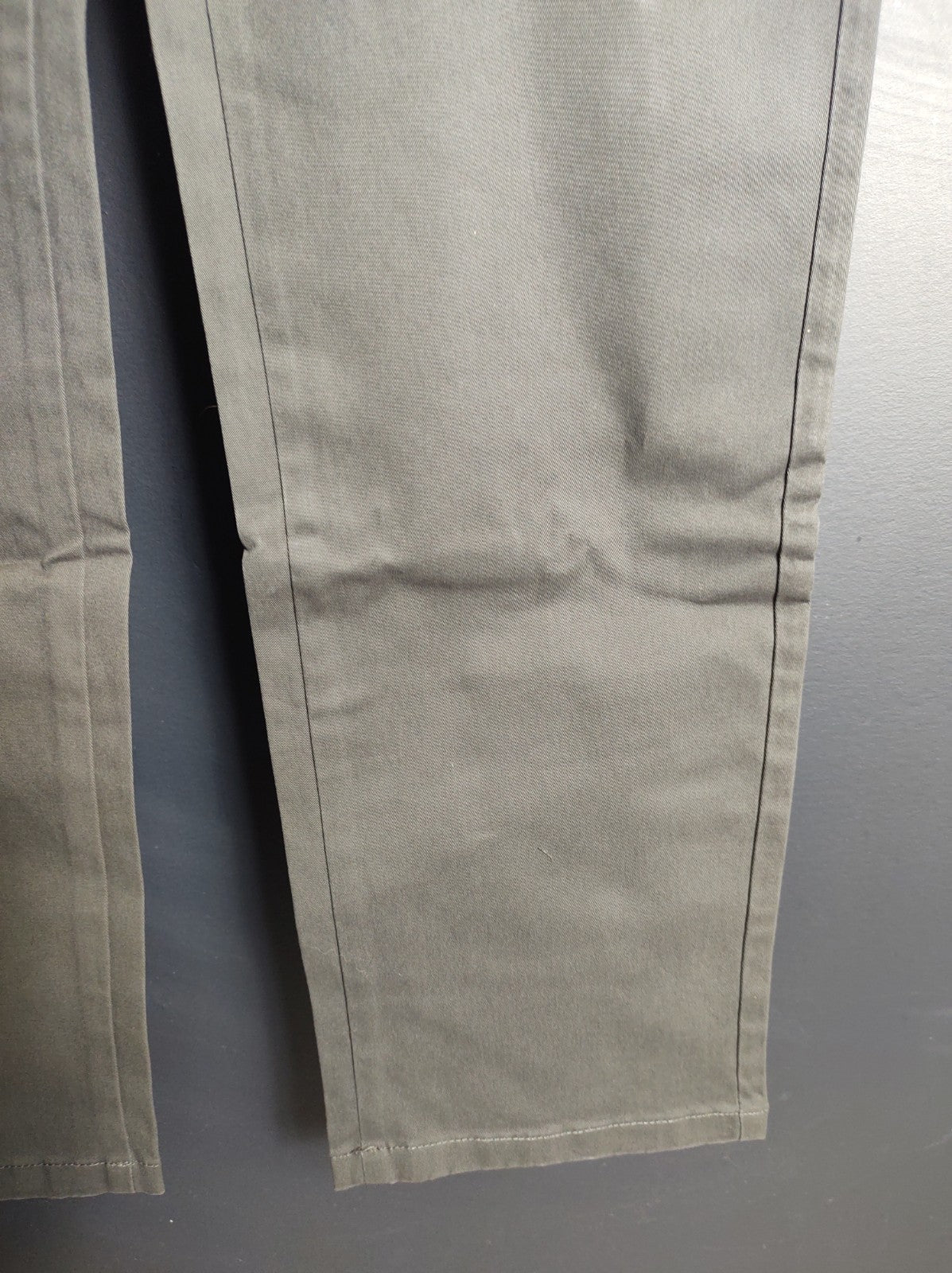 Snover Men’s Dark Grey Chino Pants Straight Leg Stretch Fit Casual NWT