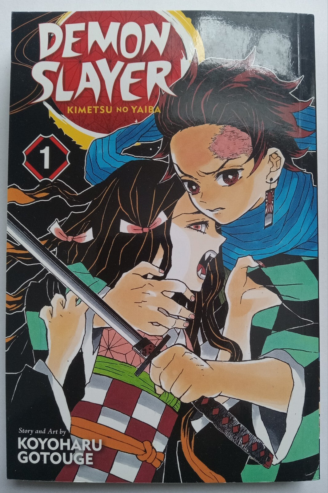 Demon Slayer: Kimetsu no Yaiba Vol. 1 Manga Comic Book by Koyoharu Gotouge (VG+)