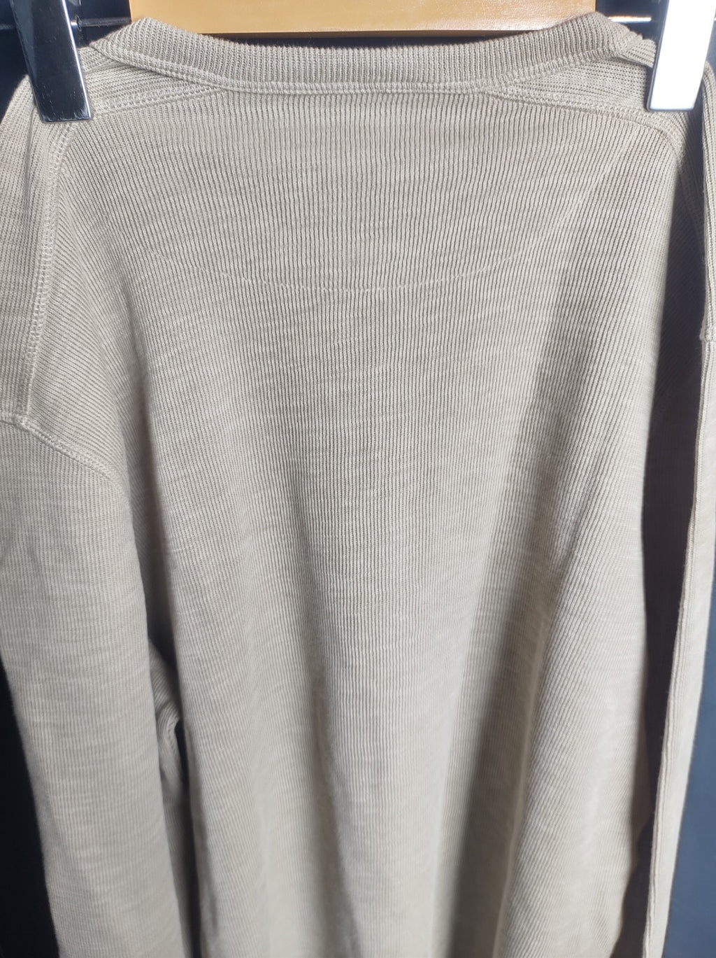 Banana Republic Men’s Beige Long Sleeve Henley Shirt Knit Casual NWT