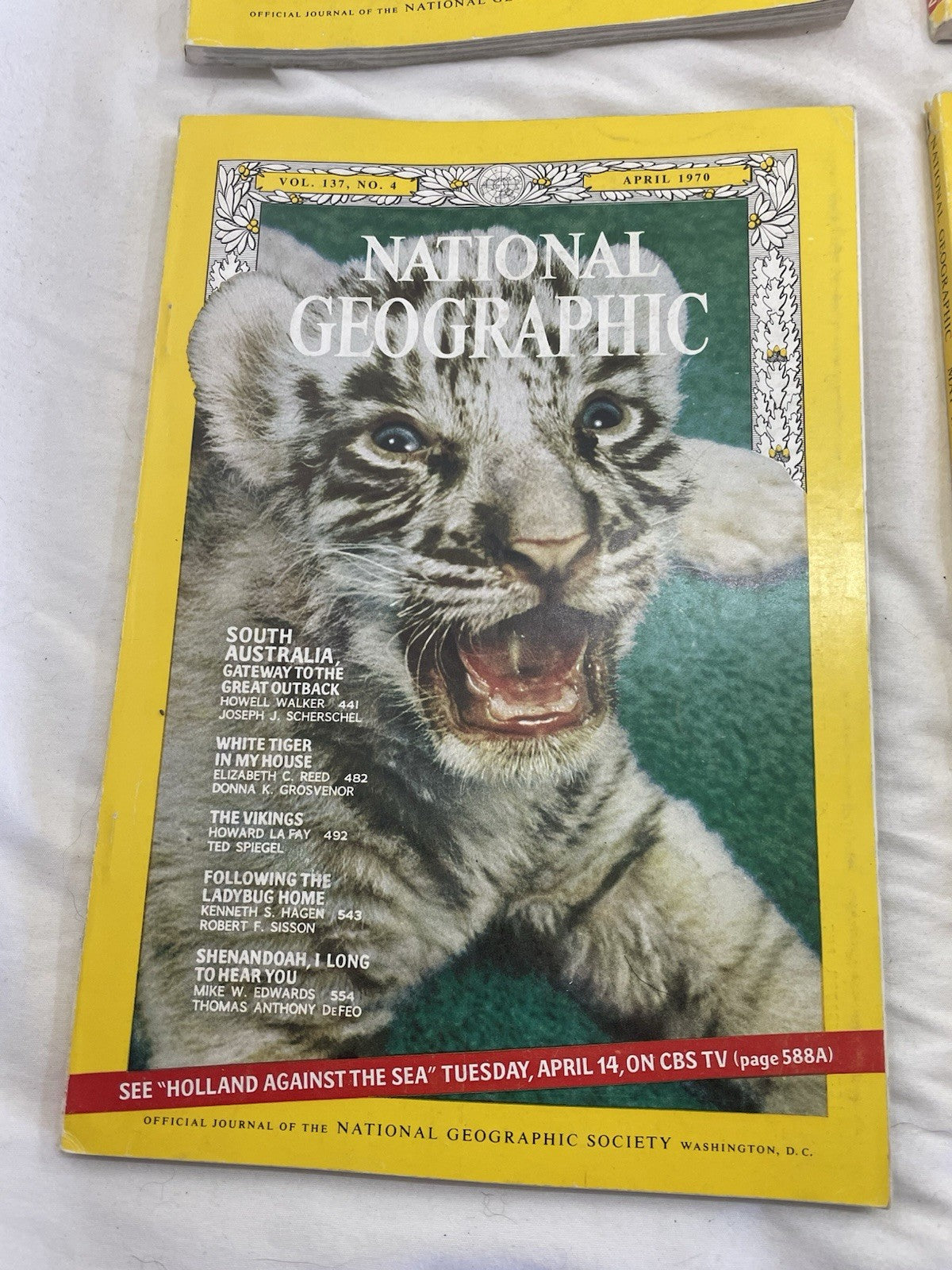 Nat Geo Mags Jan–Jun 1970 + Slipcvr Vtg Decor Lot History Nature RARE