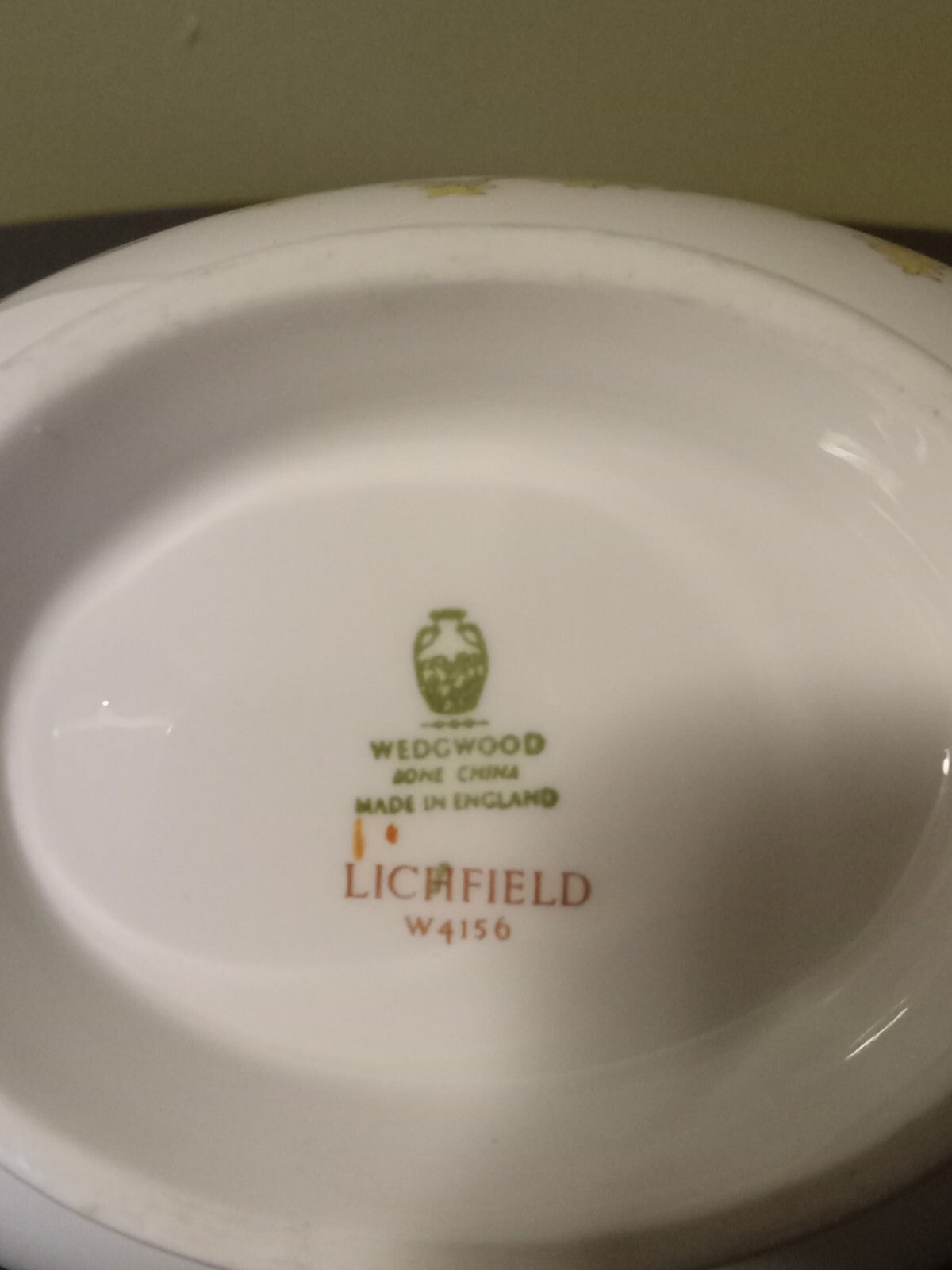 Wedgwood W4156 Lichfield Gravy Boat with Matching Drip Plate Floral Pattern