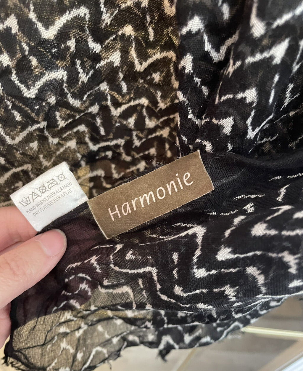 Harmonie Zigzag Scarf Black White Bold Graphic Lightweight Chic Wrap