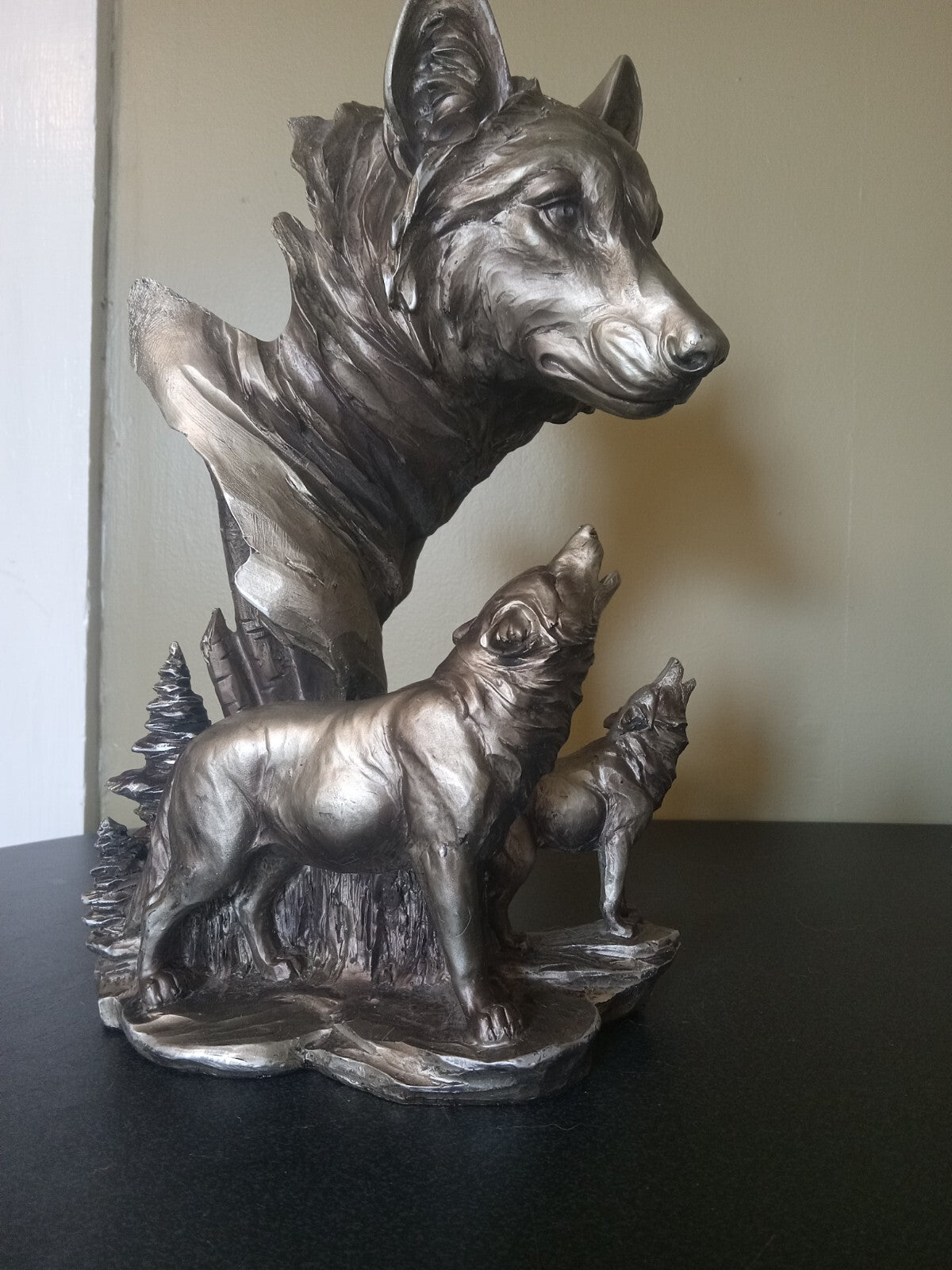 Silver/Pewter Tone Wolf Figurine – 15" High Resin Howling Wolves Statue