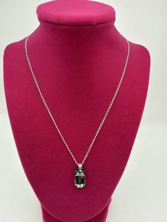 Sterling Silver 18" Chain Necklace with Crystal Pendant – Elegant Jewelry